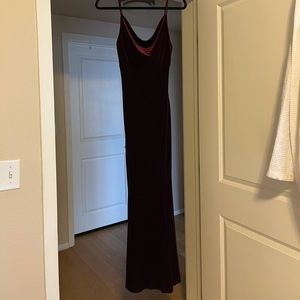 Lulu’s Sorceress Burgundy Velvet Maxi Dress